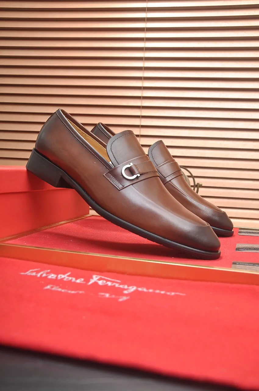 Men's shoes 💰520💶【Ferragamo/Ferragamo】The latest model in the counter. Original imported high-quality cowhide with open sides + imported 🐂 water-dyed cowhide lining + original luxury metal buckle + original combination outsole. No pressure for comparison. 38--45 (45 is custom-made and cannot be returned or exchanged)